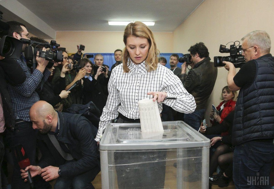 “Bóng hồng” quyền lực đứng sau diễn viên hài đắc cử tổng thống Ukraine - 8 “Bóng hồng” quyền lực đứng sau diễn viên hài đắc cử tổng thống Ukraine - 8