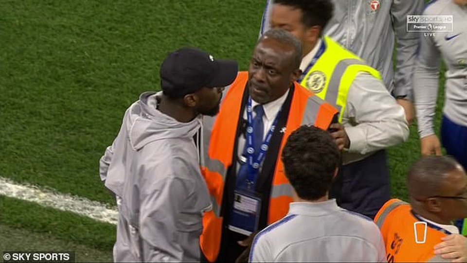 HLV Sarri bị đuổi, Chelsea cãi vã nảy lửa với Burnley - 2 HLV Sarri bị đuổi, Chelsea cãi vã nảy lửa với Burnley - 2
