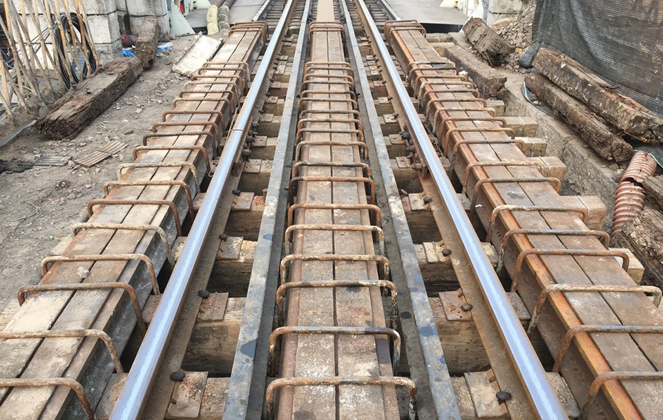Hà Nội chính thức đục thông vòm cầu đường sắt trăm tuổi chạy qua phố cổ - 2 Hà Nội chính thức đục thông vòm cầu đường sắt trăm tuổi chạy qua phố cổ - 2