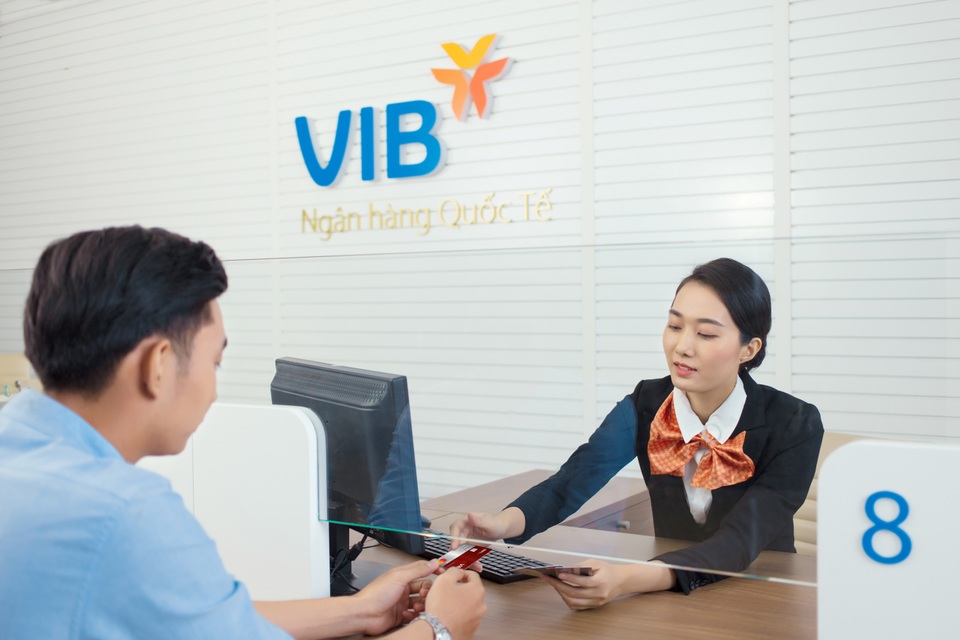 Lần đầu tiên tại Việt Nam, thẻ tín dụng miễn lãi trọn đời - 2 Lần đầu tiên tại Việt Nam, thẻ tín dụng miễn lãi trọn đời - 2