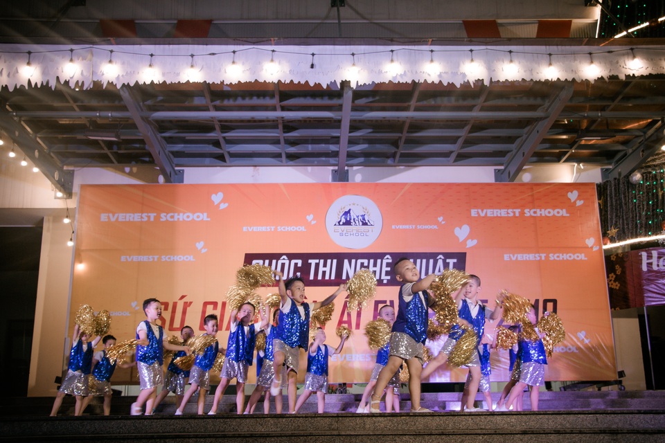Lộ diện quán quân Cuộc thi nghệ thuật “Sứ giả nhân ái Everest 2019” - 4 Lộ diện quán quân Cuộc thi nghệ thuật “Sứ giả nhân ái Everest 2019” - 4