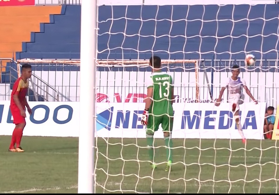 Cầu thủ Cần Thơ đá phản lưới nhà như bán độ được giảm án - 1 Cầu thủ Cần Thơ đá phản lưới nhà như bán độ được giảm án - 1