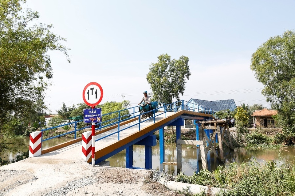 Điều bất ngờ khi nắp chai được tái chế để xây cầu - 1 Điều bất ngờ khi nắp chai được tái chế để xây cầu - 1