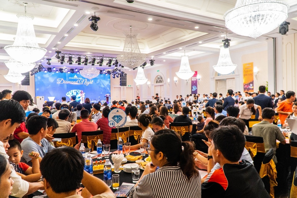 Giới kinh doanh bất động sản “náo loạn” với siêu dự án Diamond Riverside tại Quảng Bình - 4 Giới kinh doanh bất động sản “náo loạn” với siêu dự án Diamond Riverside tại Quảng Bình - 4