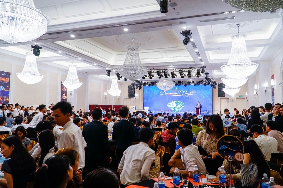 Giới kinh doanh bất động sản “náo loạn” với siêu dự án Diamond Riverside tại Quảng Bình - 5 Giới kinh doanh bất động sản “náo loạn” với siêu dự án Diamond Riverside tại Quảng Bình - 5