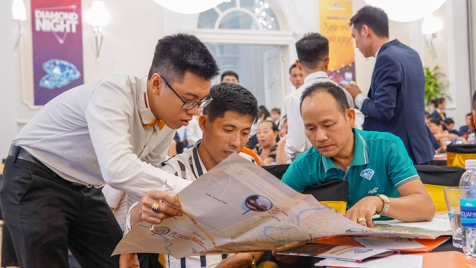 Giới kinh doanh bất động sản “náo loạn” với siêu dự án Diamond Riverside tại Quảng Bình - 6 Giới kinh doanh bất động sản “náo loạn” với siêu dự án Diamond Riverside tại Quảng Bình - 6