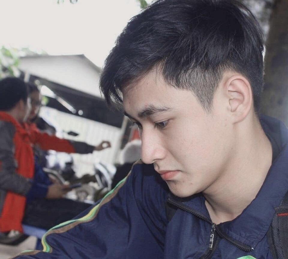 “Hot boy bảo an” khiến cộng đồng mạng rần rần kiếm thông tin - 3 “Hot boy bảo an” khiến cộng đồng mạng rần rần kiếm thông tin - 3