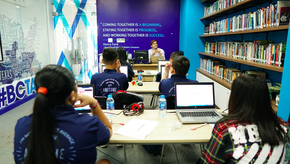 Khoảnh khắc đáng nhớ tại nhà chung - Điều đặc biệt chỉ có tại English Champion 2019 - 7 Khoảnh khắc đáng nhớ tại nhà chung - Điều đặc biệt chỉ có tại English Champion 2019 - 7