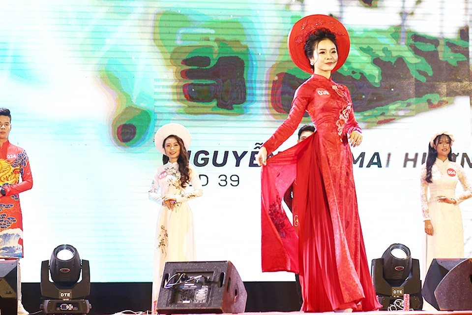 Lộ diện cặp đôi tài sắc nhất Đại học Khoa học Tự nhiên - 5 Lộ diện cặp đôi tài sắc nhất Đại học Khoa học Tự nhiên - 5