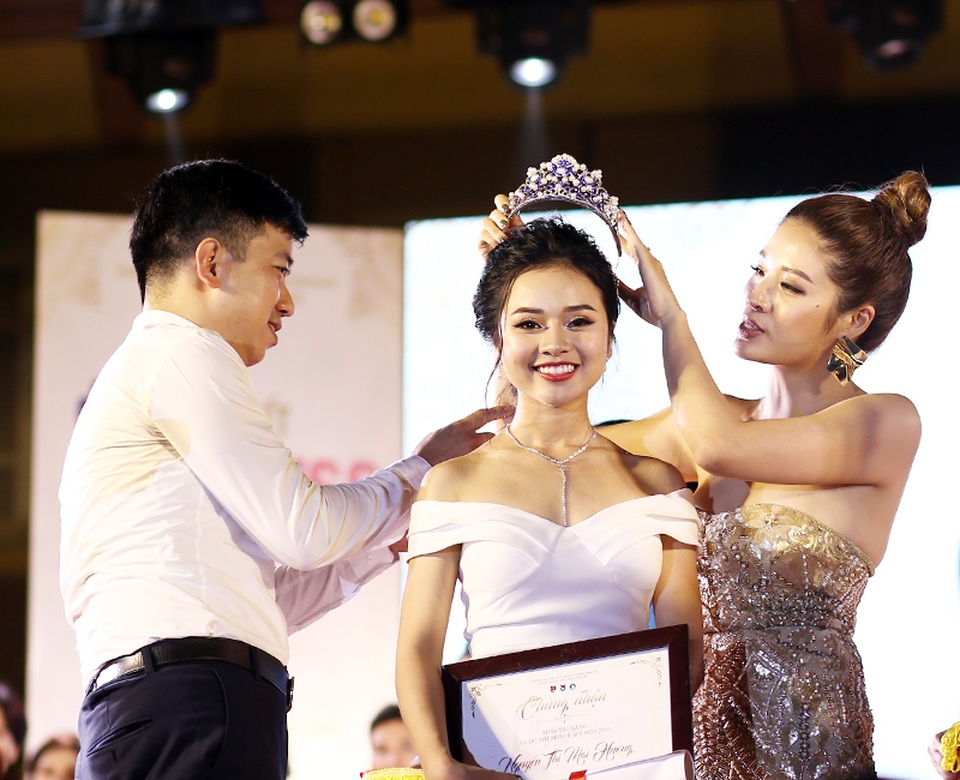 Lộ diện cặp đôi tài sắc nhất Đại học Khoa học Tự nhiên - 2 Lộ diện cặp đôi tài sắc nhất Đại học Khoa học Tự nhiên - 2