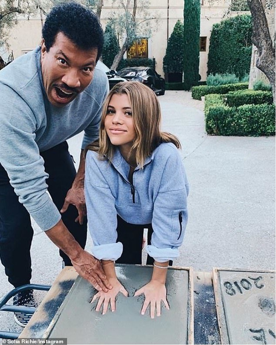 Sofia Richie cuốn hút với áo tắm - 12