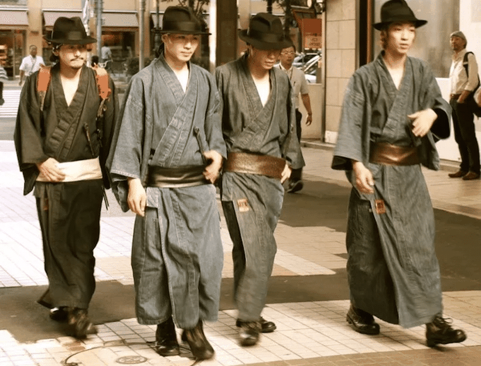 Câu chuyện đằng sau những Samurai dọn rác gây hiếu kỳ ở Nhật Bản - 1 Câu chuyện đằng sau những Samurai dọn rác gây hiếu kỳ ở Nhật Bản - 1