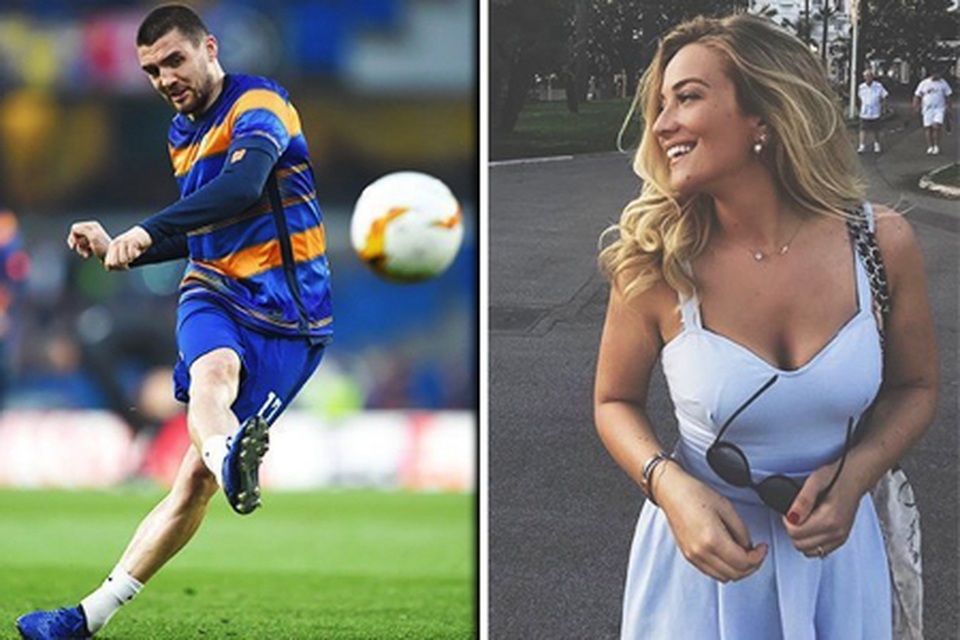 Thi đấu nhạt nhoà, Chelsea vẫn được một bóng hồng sexy nhiệt tình cổ vũ - 1