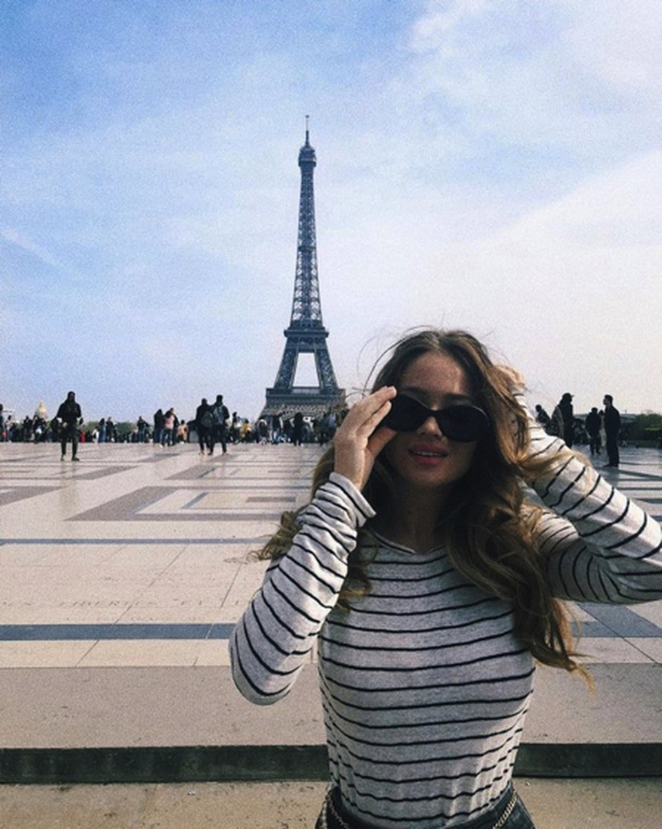 Thi đấu nhạt nhoà, Chelsea vẫn được một bóng hồng sexy nhiệt tình cổ vũ - 3