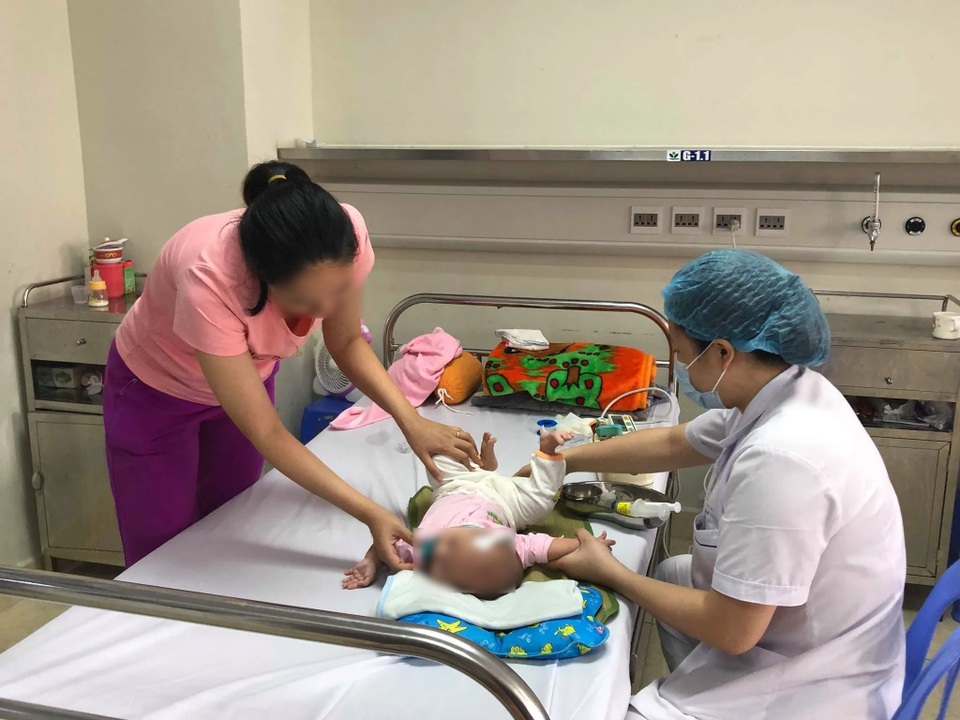Đầu mùa nắng nóng, nhiều trẻ mắc căn bệnh để lại di chứng thần kinh nặng nề - 1 Đầu mùa nắng nóng, nhiều trẻ mắc căn bệnh để lại di chứng thần kinh nặng nề - 1