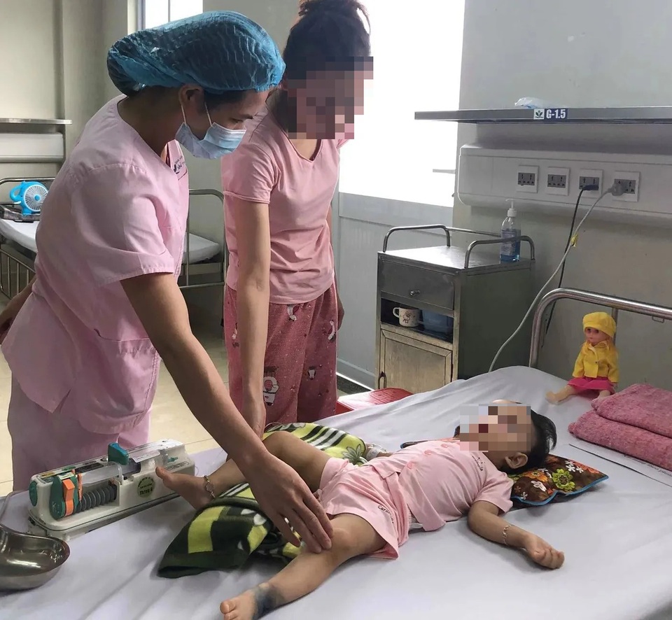 Đầu mùa nắng nóng, nhiều trẻ mắc căn bệnh để lại di chứng thần kinh nặng nề - 2 Đầu mùa nắng nóng, nhiều trẻ mắc căn bệnh để lại di chứng thần kinh nặng nề - 2