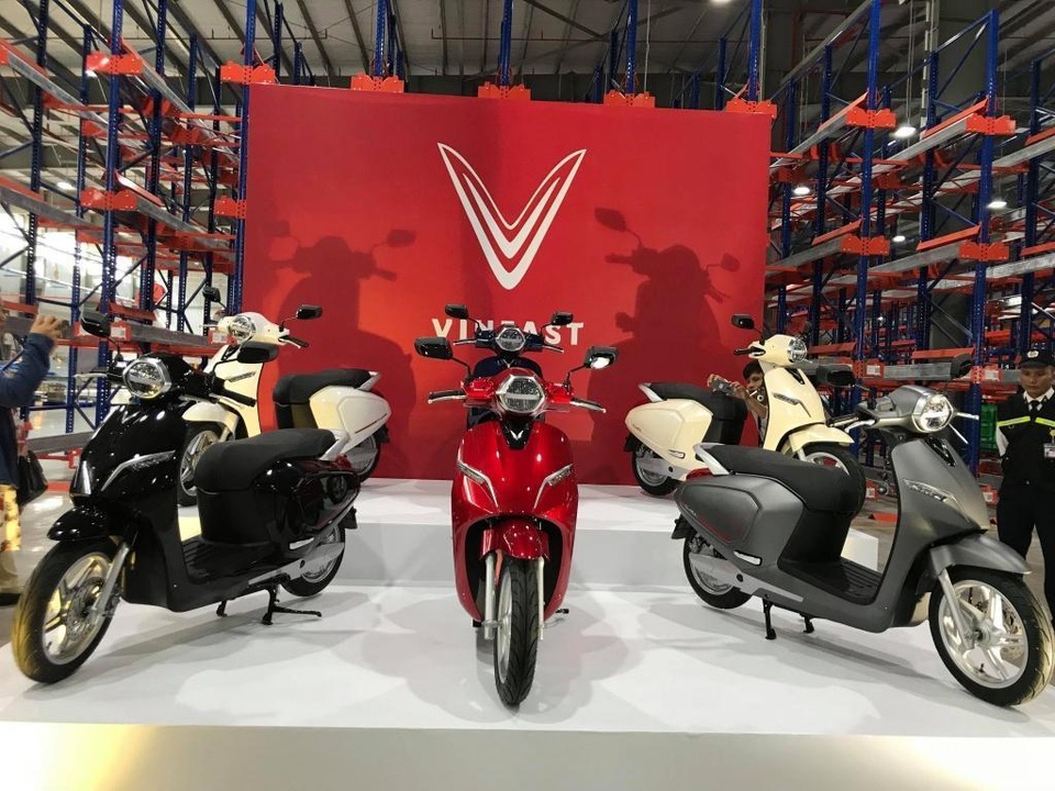 VinFast Klara phiên bản ắc quy - Xe tay ga đáng giá trong tầm giá 25 triệu đồng - 1 VinFast Klara phiên bản ắc quy - Xe tay ga đáng giá trong tầm giá 25 triệu đồng - 1