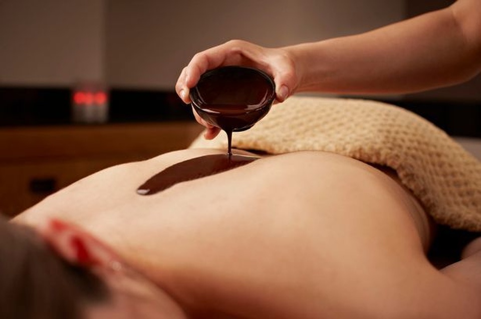Thư giãn kiểu lạ: Massage toàn thân bằng socola - 2 Thư giãn kiểu lạ: Massage toàn thân bằng socola - 2