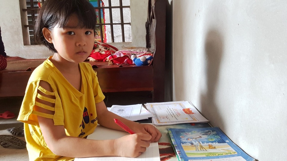 Người đàn bà khốn khổ ở viện nhiều hơn ở nhà vì mắc bệnh hiểm - 5 Người đàn bà khốn khổ ở viện nhiều hơn ở nhà vì mắc bệnh hiểm - 5