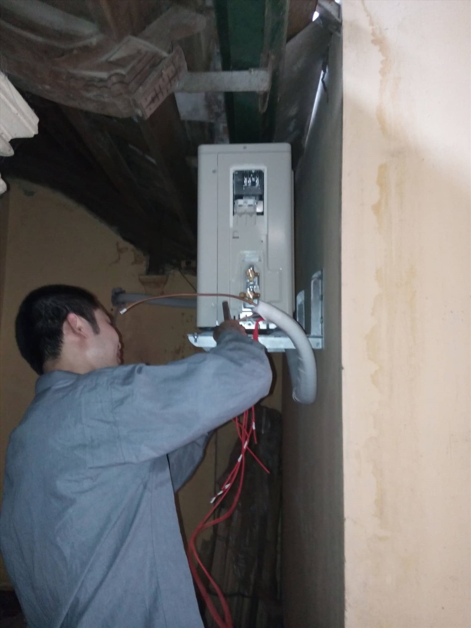 Thời tiết nắng nóng, Hà Nội cháy thợ điều hòa - 3 Thời tiết nắng nóng, Hà Nội cháy thợ điều hòa - 3