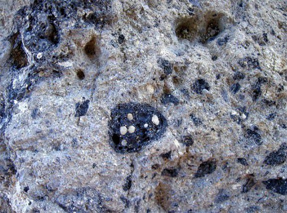 Thị trấn được dát bằng 72.000 tấn kim cương - 3