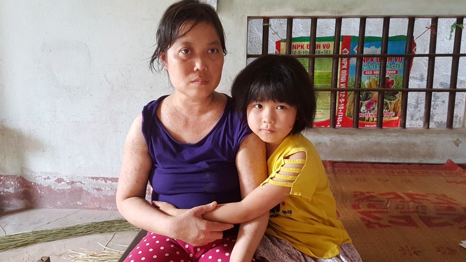 Người đàn bà khốn khổ ở viện nhiều hơn ở nhà vì mắc bệnh hiểm - 2 Người đàn bà khốn khổ ở viện nhiều hơn ở nhà vì mắc bệnh hiểm - 2