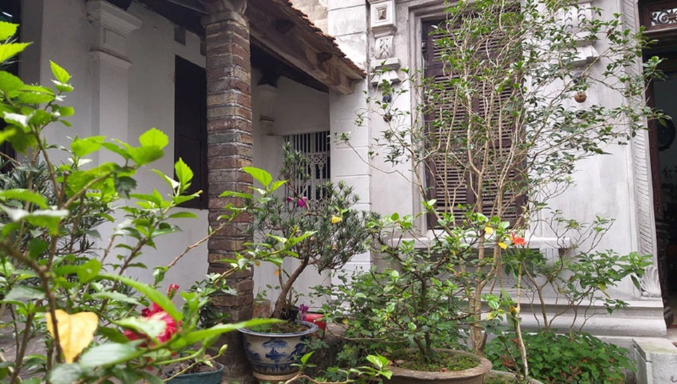 Biệt thự trăm năm của đại gia Bát Tràng: Bí mật không muốn rời đi - 4 Biệt thự trăm năm của đại gia Bát Tràng: Bí mật không muốn rời đi - 4