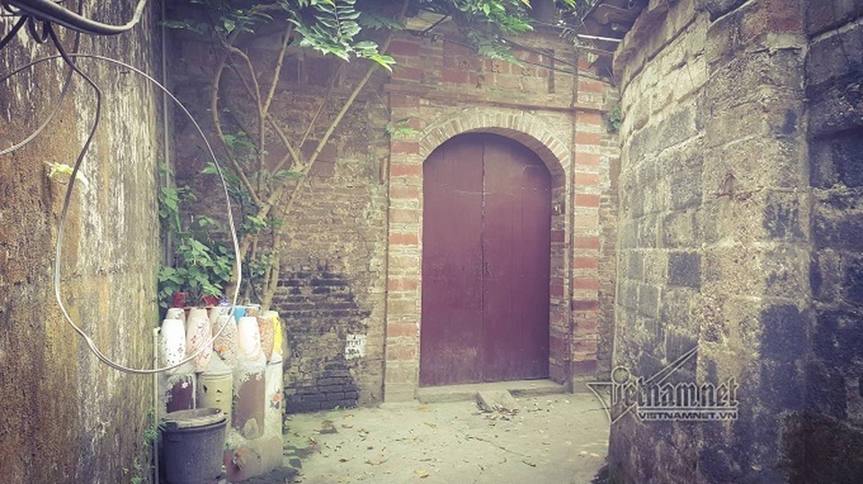 Biệt thự trăm năm của đại gia Bát Tràng: Bí mật không muốn rời đi - 7 Biệt thự trăm năm của đại gia Bát Tràng: Bí mật không muốn rời đi - 7