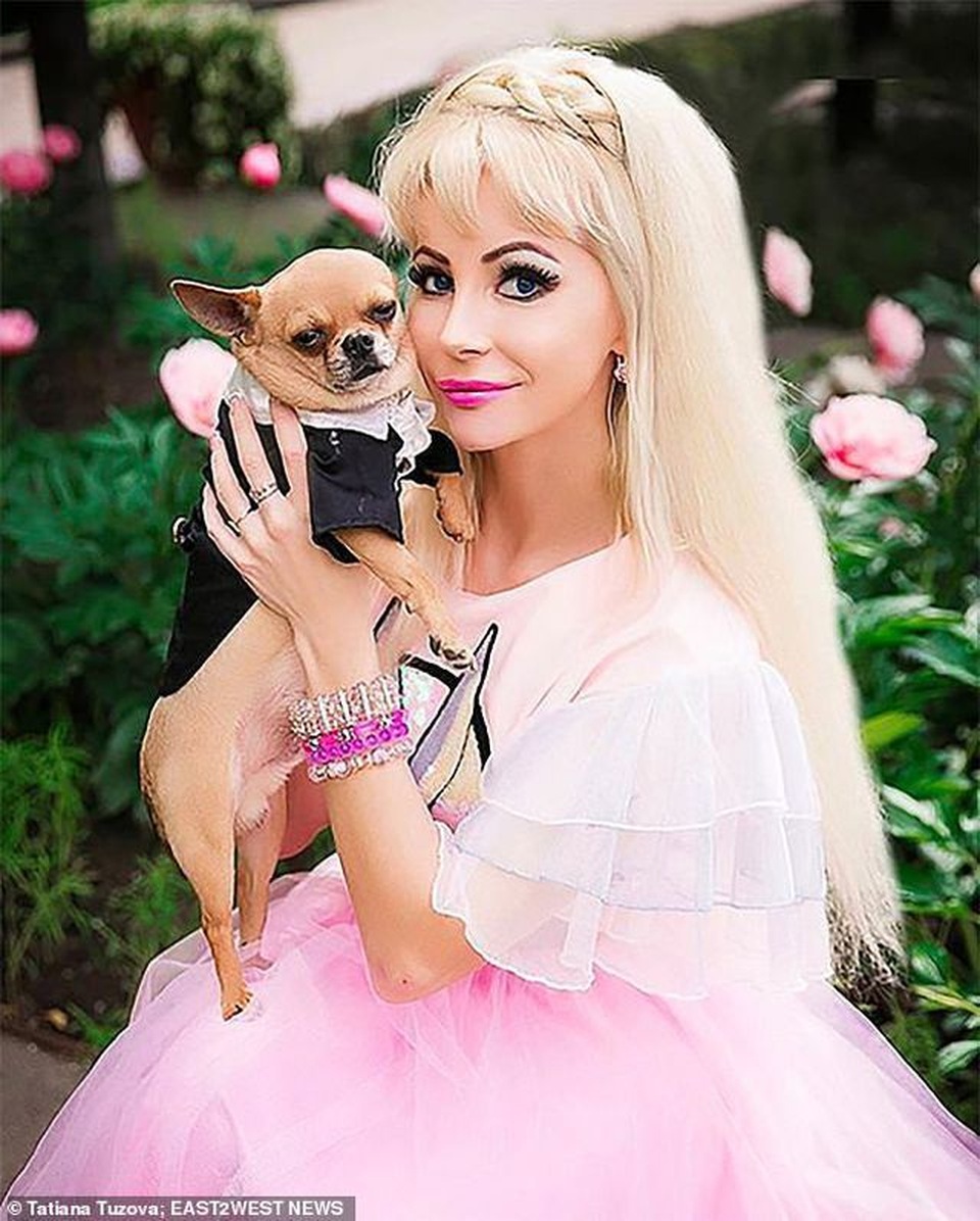 Cuộc sống cô đơn của cô gái chi hơn 3 tỷ đồng để trở thành... búp bê Barbie - 12 Cuộc sống cô đơn của cô gái chi hơn 3 tỷ đồng để trở thành... búp bê Barbie - 12