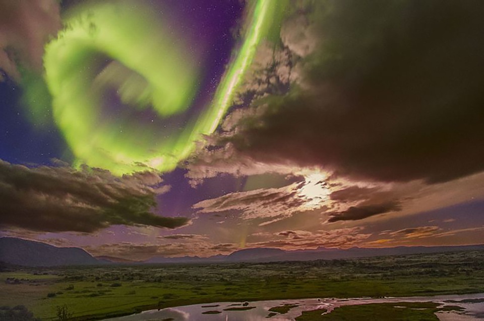 NASA cảnh báo cực quang “người đẹp và quái vật” có thể tàn phá Trái Đất - 1