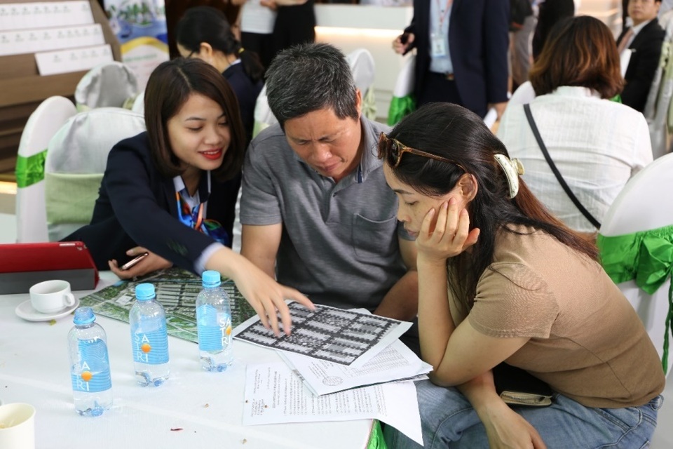 Him Lam Green Park tiếp tục hút khách tại sự kiện mở bán đợt 2 - 3 Him Lam Green Park tiếp tục hút khách tại sự kiện mở bán đợt 2 - 3