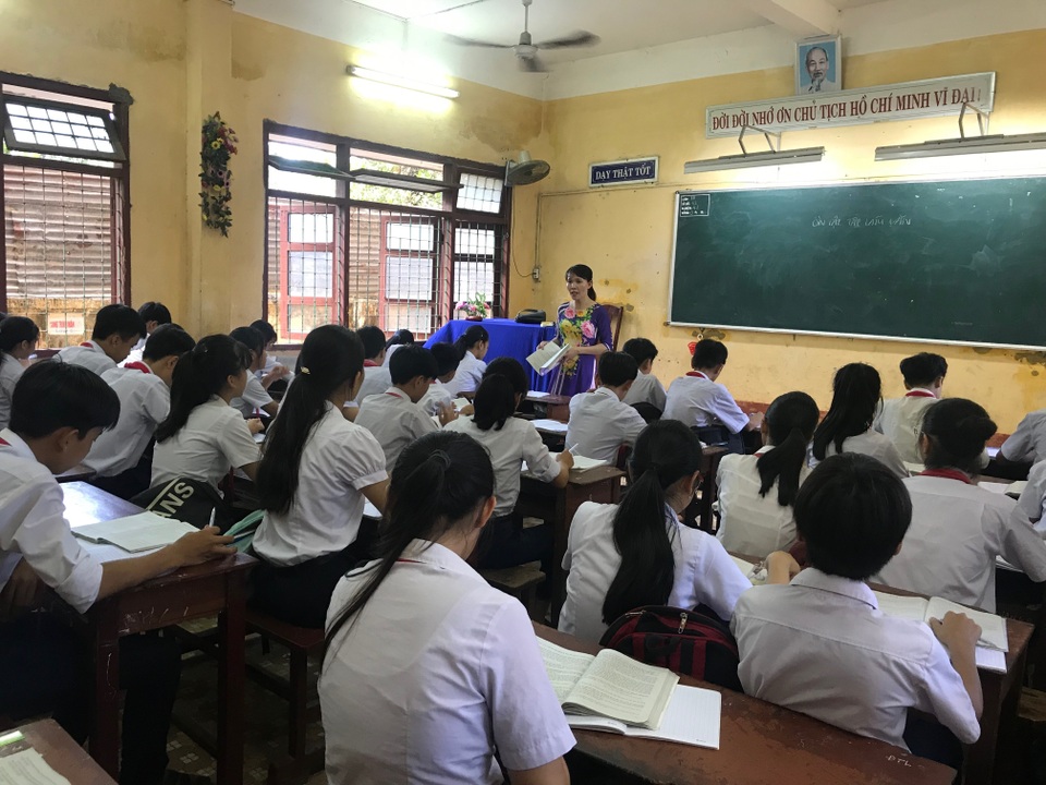 Quảng Ngãi: Vướng quy định, hàng trăm giáo viên không được thanh toán lương - 2 Quảng Ngãi: Vướng quy định, hàng trăm giáo viên không được thanh toán lương - 2