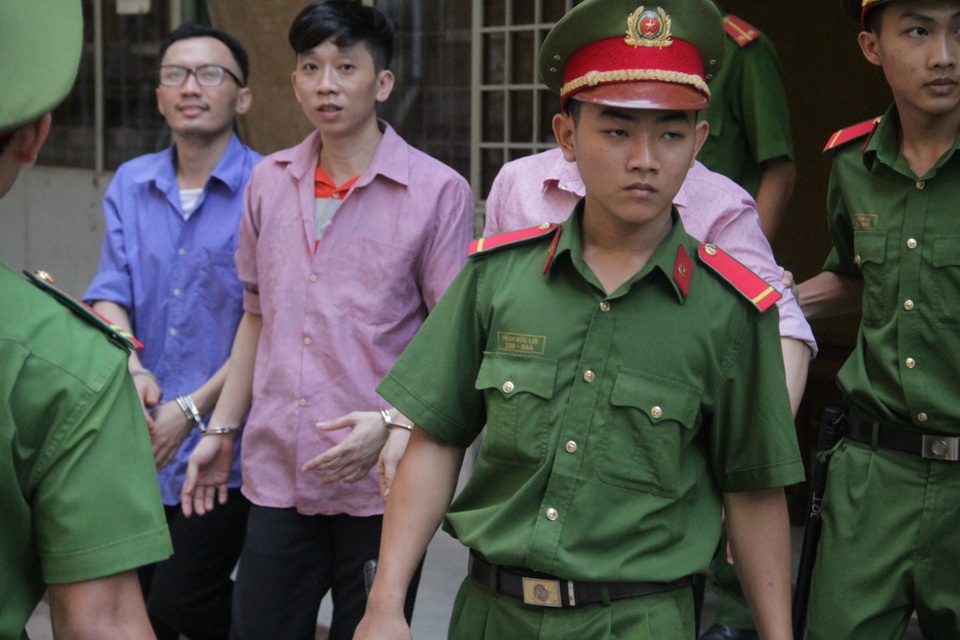 Ông “trùm” buôn lậu trốn truy nã rồi bị tâm thần - 1