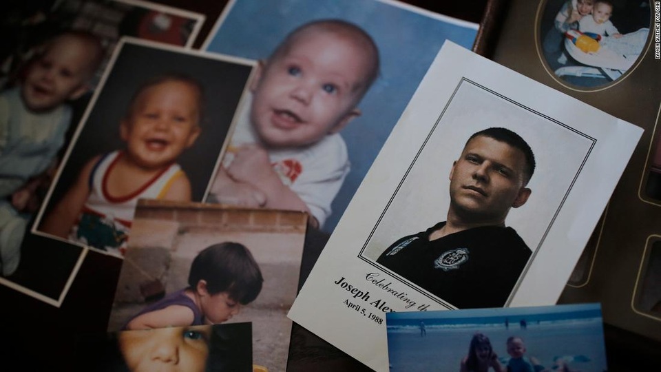 Được bồi thường gần 800 triệu đồng tiền bảo hiểm, thanh niên ăn chơi đến chết - 1