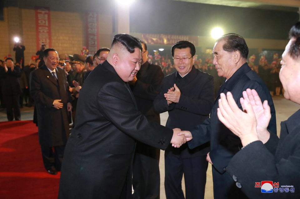 Những hình ảnh đầu tiên của ông Kim Jong-un trong chuyến thăm Nga - 2 Những hình ảnh đầu tiên của ông Kim Jong-un trong chuyến thăm Nga - 2