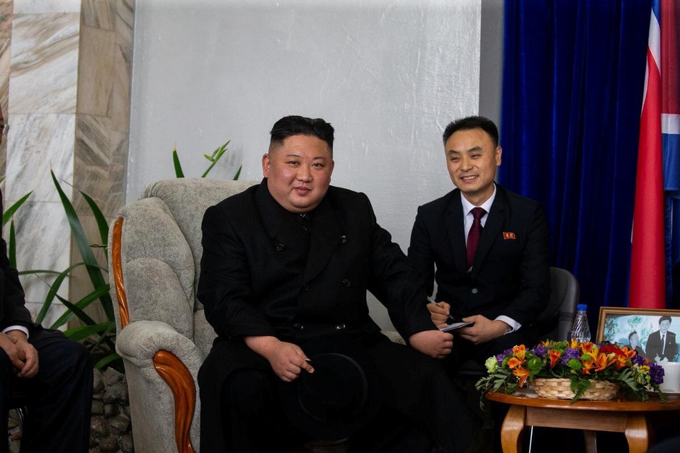 Những hình ảnh đầu tiên của ông Kim Jong-un trong chuyến thăm Nga - 10 Những hình ảnh đầu tiên của ông Kim Jong-un trong chuyến thăm Nga - 10