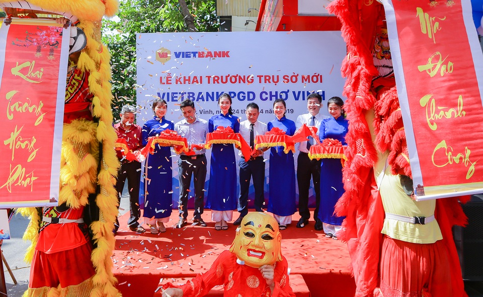 Vietbank khai trương trụ sở mới phòng giao dịch Chợ Vinh - 1 Vietbank khai trương trụ sở mới phòng giao dịch Chợ Vinh - 1