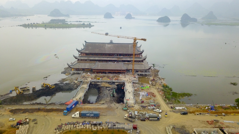 Độc đáo ngôi chùa có pho tượng Phật hồng ngọc nặng 4 tấn - 8 Độc đáo ngôi chùa có pho tượng Phật hồng ngọc nặng 4 tấn - 8