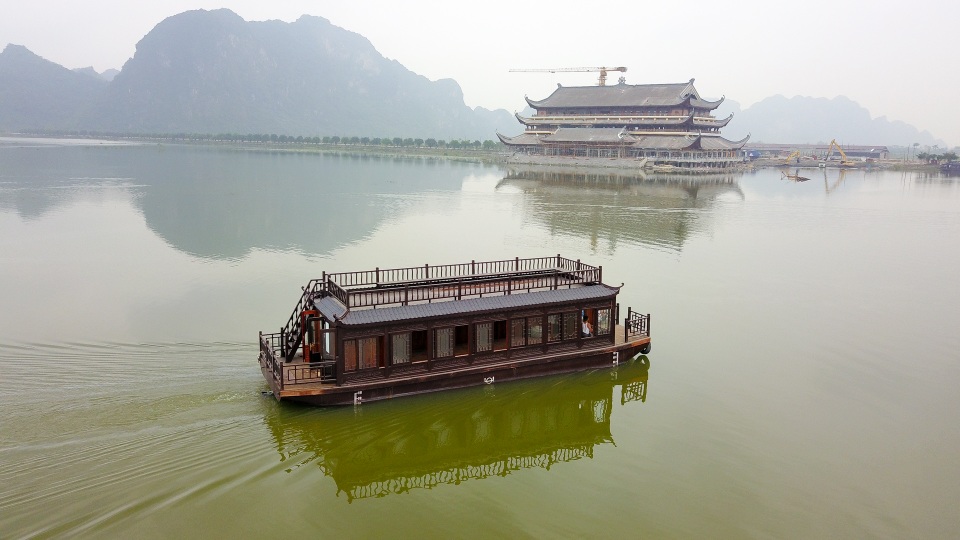 Độc đáo ngôi chùa có pho tượng Phật hồng ngọc nặng 4 tấn - 10 Độc đáo ngôi chùa có pho tượng Phật hồng ngọc nặng 4 tấn - 10