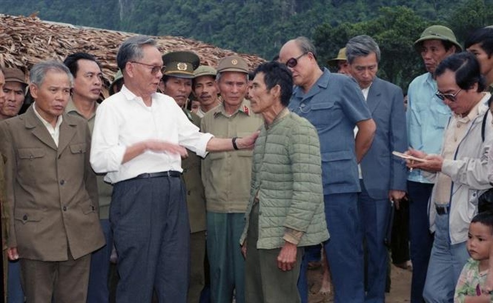Nhìn lại những hình ảnh của nguyên Chủ tịch nước Lê Đức Anh - 16 Nhìn lại những hình ảnh của nguyên Chủ tịch nước Lê Đức Anh - 16