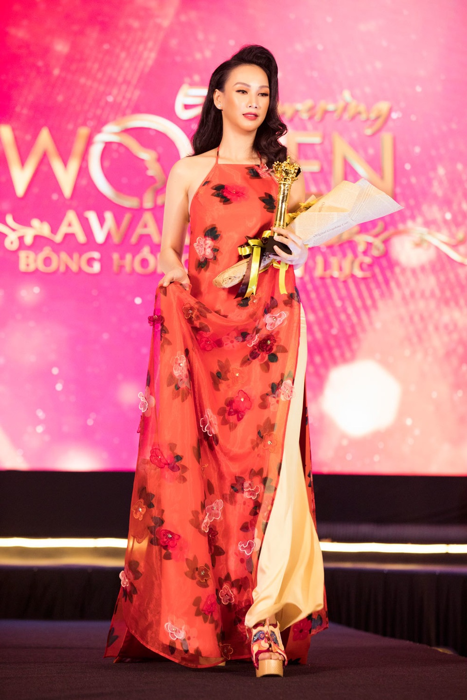Paris Vũ giành giải “Bông hồng quyền lực 2019”, diễn vedette thời trang - 6 Paris Vũ giành giải “Bông hồng quyền lực 2019”, diễn vedette thời trang - 6