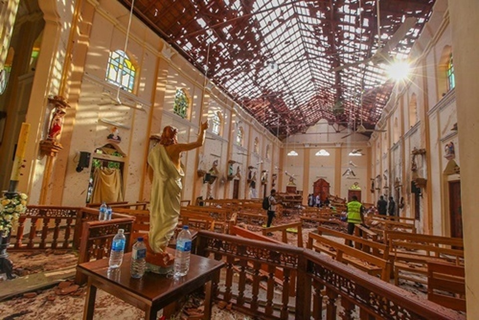 Cặp đôi thoát chết kỳ diệu trong vụ nổ ở Sri Lanka nhờ ngủ dậy muộn - 1 Cặp đôi thoát chết kỳ diệu trong vụ nổ ở Sri Lanka nhờ ngủ dậy muộn - 1