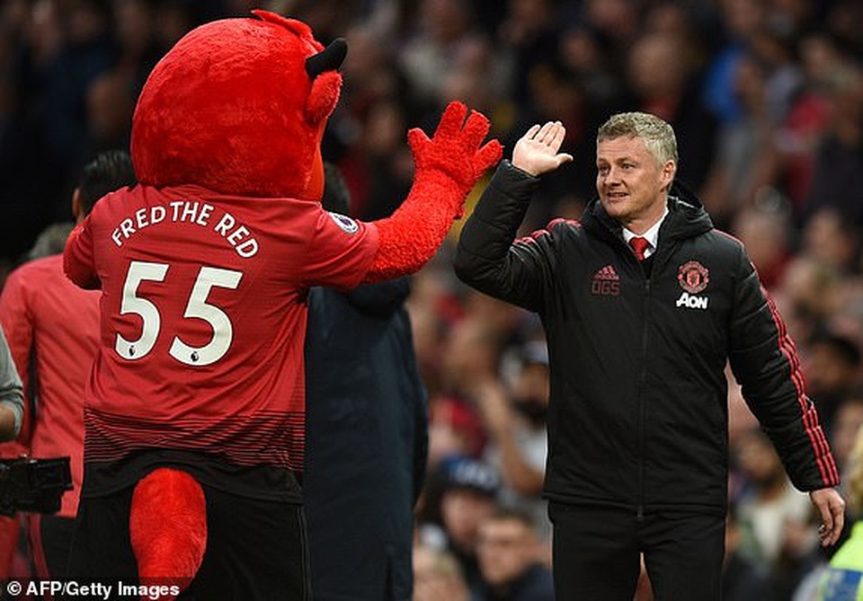 Man Utd 0-2 Man City: Chiến thắng của đẳng cấp - 15 Man Utd 0-2 Man City: Chiến thắng của đẳng cấp - 15