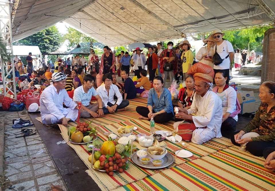 Dòng người nô nức đổ về Nha Trang dự lễ hội tháp bà Ponagar - 5 Dòng người nô nức đổ về Nha Trang dự lễ hội tháp bà Ponagar - 5