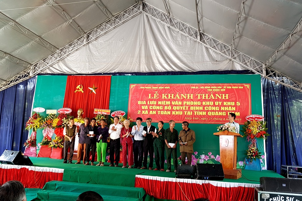 Khánh thành bia tưởng niệm Khu ủy khu 5 Khánh thành bia tưởng niệm Khu ủy khu 5