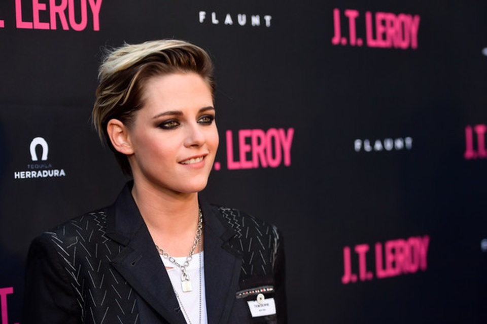 Kristen Stewart chuẩn men dự sự kiện - 1 Kristen Stewart chuẩn men dự sự kiện - 1