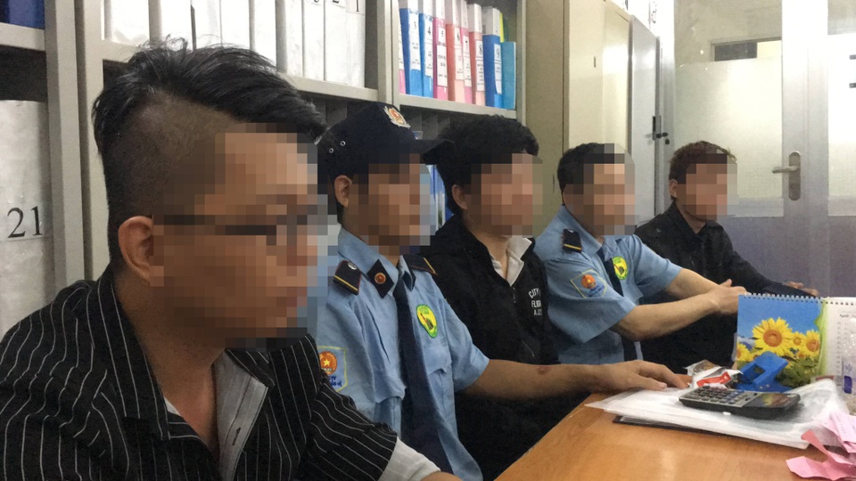 TPHCM: Bảo vệ bệnh viện đánh nhau với tài xế xe cấp cứu, 6 người bị thương - 4 TPHCM: Bảo vệ bệnh viện đánh nhau với tài xế xe cấp cứu, 6 người bị thương - 4