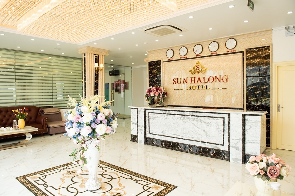 Shophouse biến hóa thành khách sạn, nhà hàng “sang xịn” trên dãy phố mới ở Hạ Long - 3 Shophouse biến hóa thành khách sạn, nhà hàng “sang xịn” trên dãy phố mới ở Hạ Long - 3