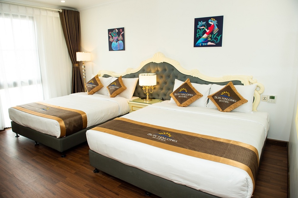 Shophouse biến hóa thành khách sạn, nhà hàng “sang xịn” trên dãy phố mới ở Hạ Long - 2 Shophouse biến hóa thành khách sạn, nhà hàng “sang xịn” trên dãy phố mới ở Hạ Long - 2