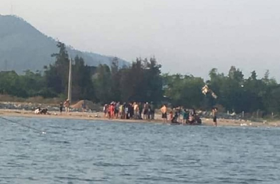 Khen thưởng hai thanh niên cứu 5 em nhỏ đuối nước - 2 Khen thưởng hai thanh niên cứu 5 em nhỏ đuối nước - 2